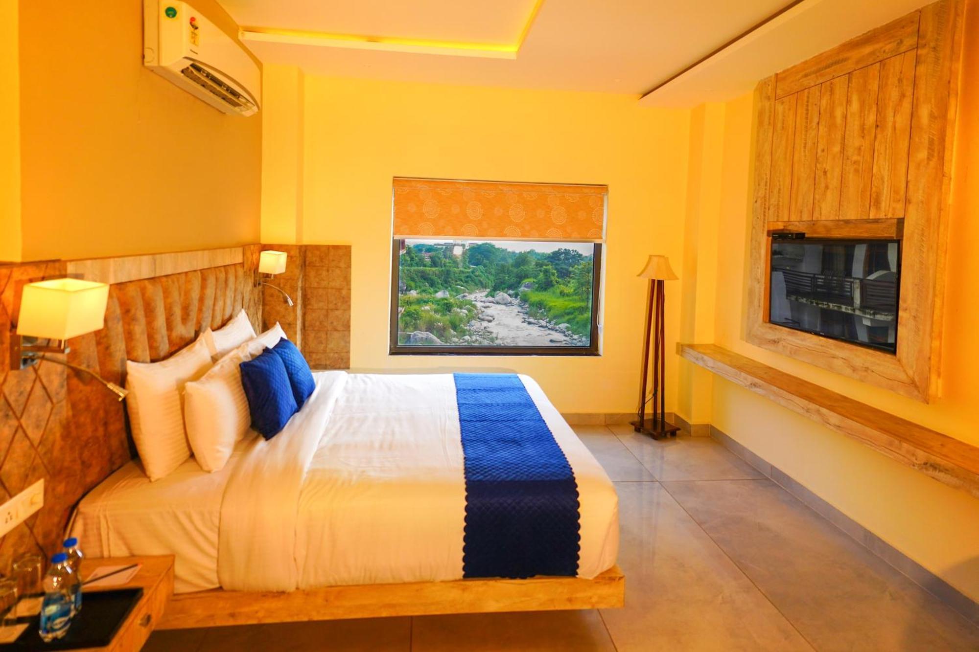 Aachman River And Valley View Resort Dharamshala - A Riverside Resort With Balcony View Екстер'єр фото